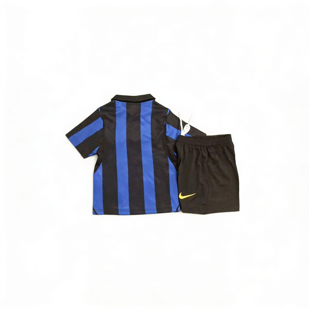 Completino Bambino Inter Home 2026/27 - Con Scudetto e Coccarda Coppa Italia 10 inclusi